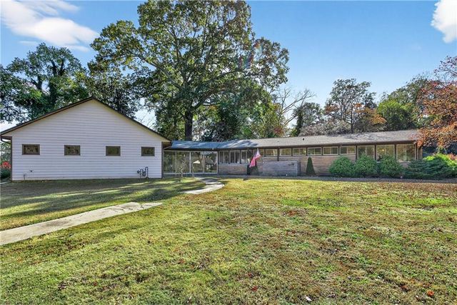 32 Mcdonough Street, Hampton, GA 30228