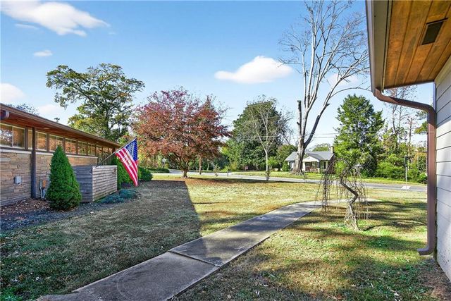 32 Mcdonough Street, Hampton, GA 30228