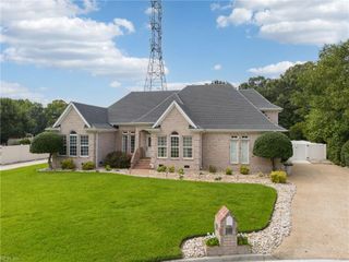 608 Stoneleigh CT, Chesapeake, VA 23322