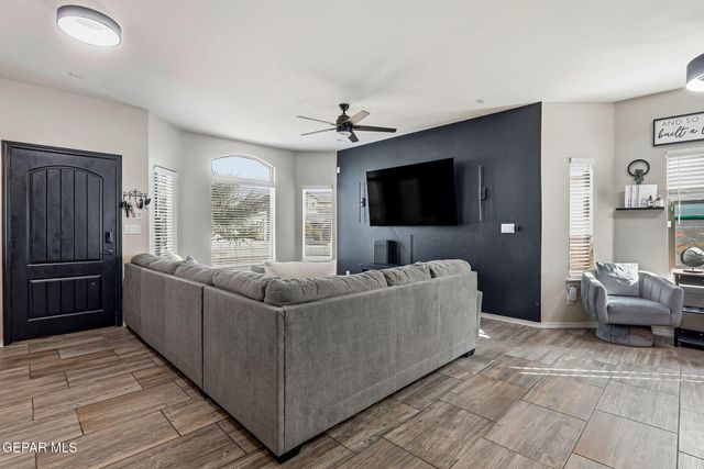 14270 RICHARD WILES, El Paso, TX 79938