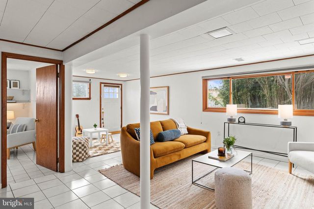 627 WAYLAND RD, Plymouth Meeting, PA 19462