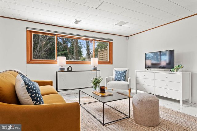 627 WAYLAND RD, Plymouth Meeting, PA 19462