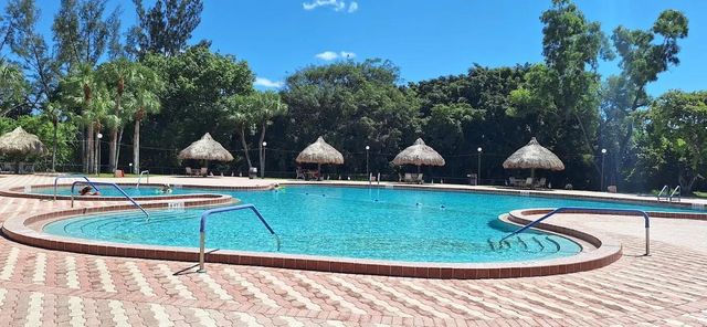 3110 Holiday Springs Boulevard 108, Margate, FL 33063