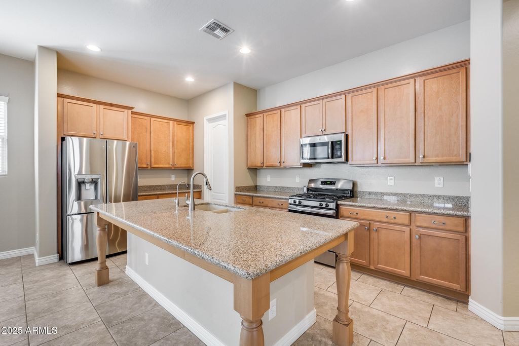 4630 E NAVIGATOR Lane, Phoenix, AZ 85050