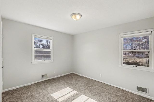 8806 Ford Avenue, Kansas City, MO 64138