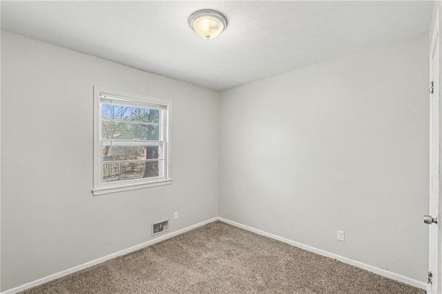 8806 Ford Avenue, Kansas City, MO 64138