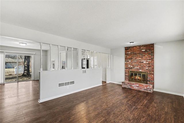 8806 Ford Avenue, Kansas City, MO 64138