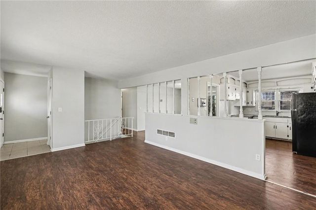 8806 Ford Avenue, Kansas City, MO 64138