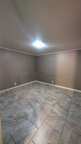 556 E Avenue J B, Grand Prairie, TX 75050