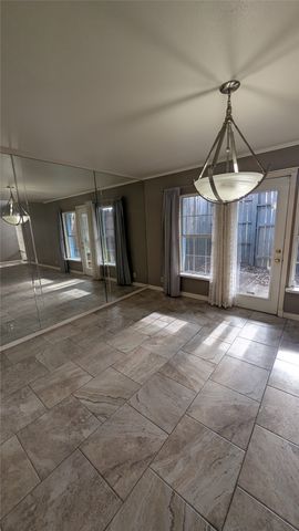 556 E Avenue J B, Grand Prairie, TX 75050