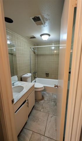 556 E Avenue J B, Grand Prairie, TX 75050