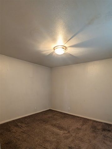 556 E Avenue J B, Grand Prairie, TX 75050