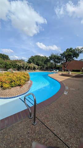 556 E Avenue J B, Grand Prairie, TX 75050