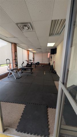 556 E Avenue J B, Grand Prairie, TX 75050