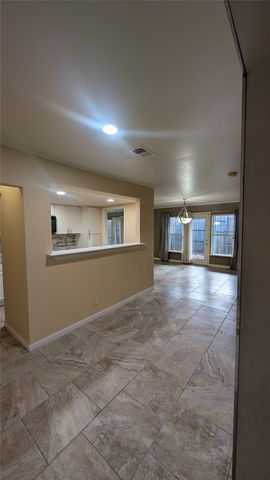 556 E Avenue J B, Grand Prairie, TX 75050