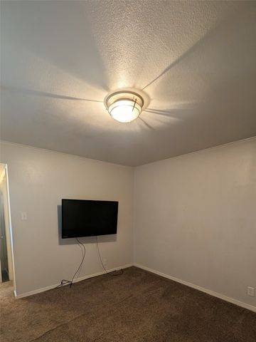556 E Avenue J B, Grand Prairie, TX 75050