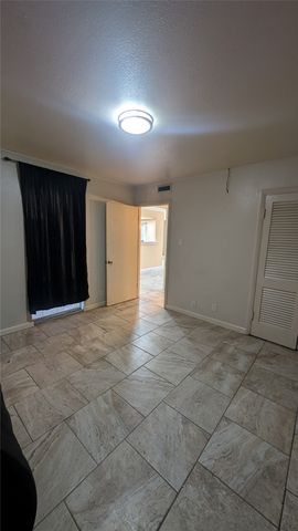 556 E Avenue J B, Grand Prairie, TX 75050