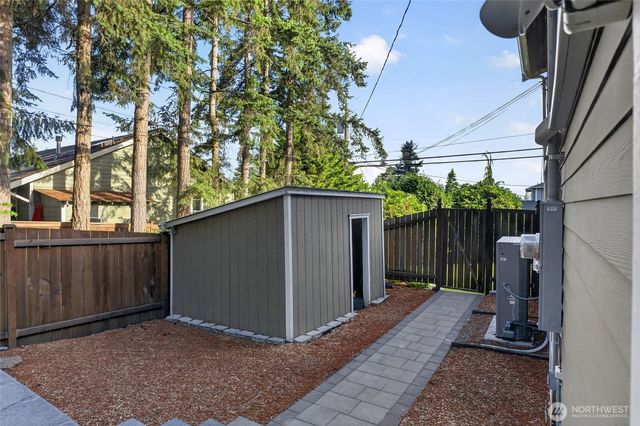 6229 NE 196th Street, Kenmore, WA 98028