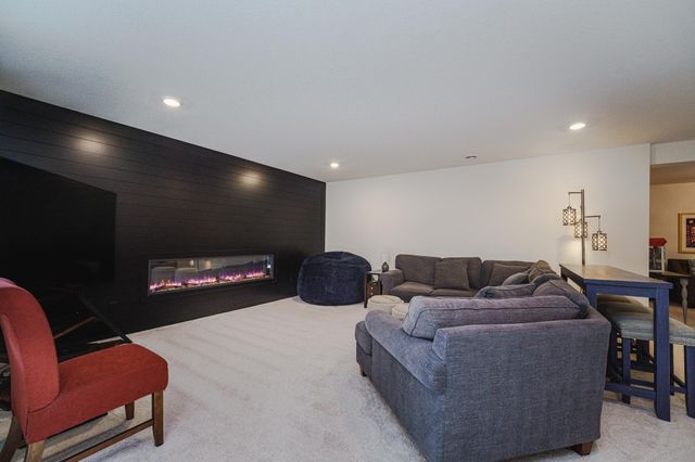 17652 Jett Circle SE, Prior Lake, MN 55372