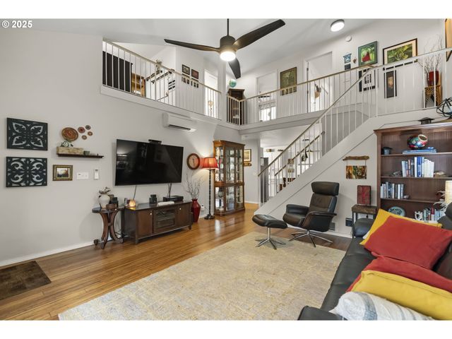 3588 WESTLEIGH St, Eugene, OR 97405