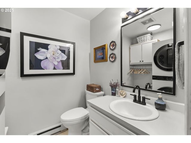 3588 WESTLEIGH St, Eugene, OR 97405