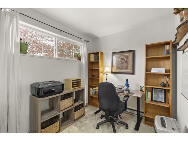 3588 WESTLEIGH St, Eugene, OR 97405