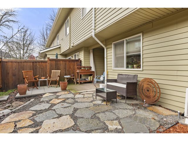 3588 WESTLEIGH St, Eugene, OR 97405