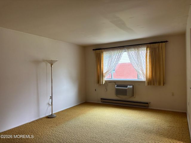 136 Hudson Parkway B, Whiting, NJ 08759