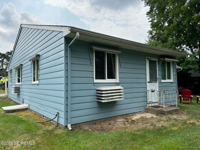 136 Hudson Parkway B, Whiting, NJ 08759