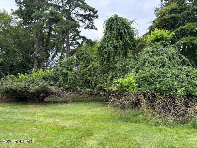 136 Hudson Parkway B, Whiting, NJ 08759