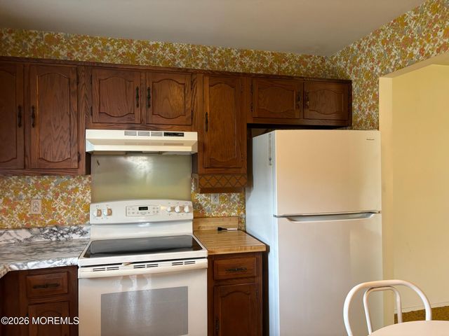 136 Hudson Parkway B, Whiting, NJ 08759