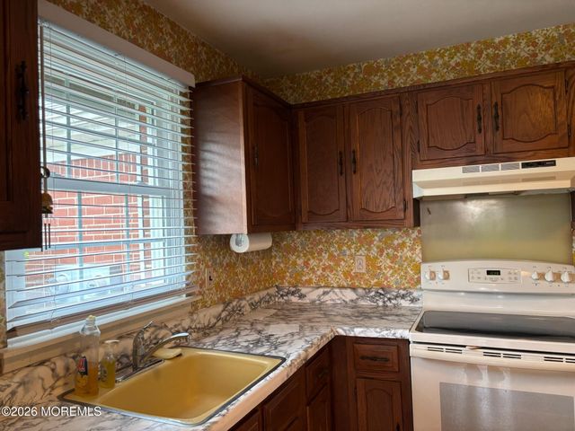 136 Hudson Parkway B, Whiting, NJ 08759