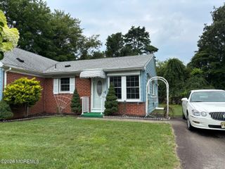 136 Hudson Parkway B, Whiting, NJ 08759
