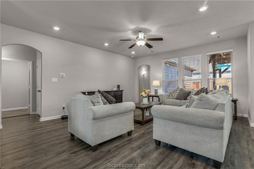 2000 Viva Road, Bryan, TX 77807 — photo 5