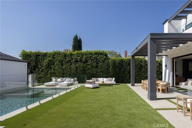 5109 Bluebell Avenue, Valley Village, CA 91607
