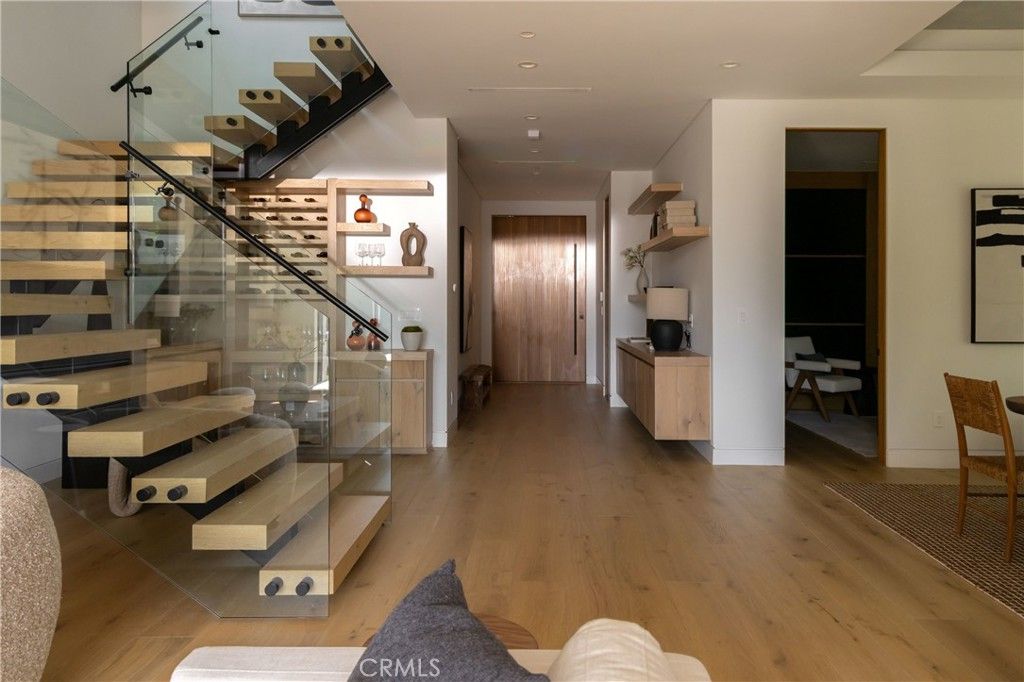 Image 2 of property listing at 5109 Bluebell Avenue, Valley Village, CA 91607
