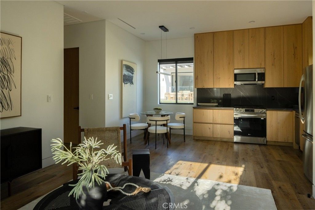Image 36 of property listing at 5109 Bluebell Avenue, Valley Village, CA 91607