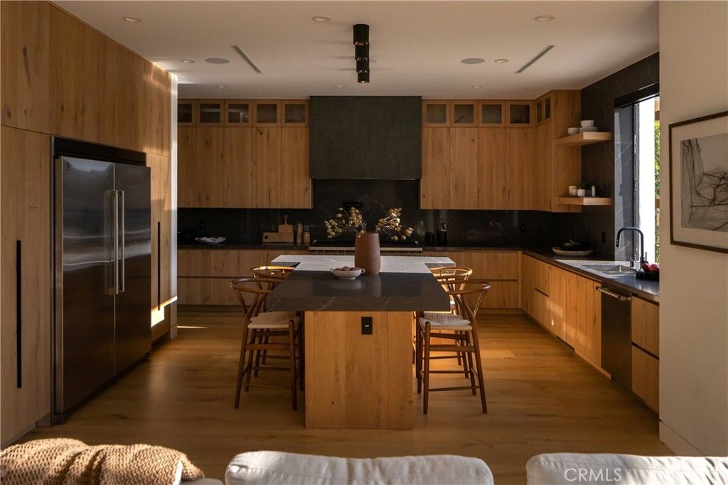 Image 9 of property listing at 5109 Bluebell Avenue, Valley Village, CA 91607