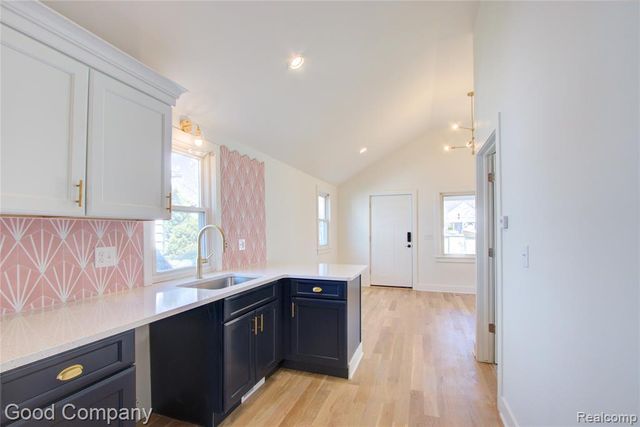 550 E Breckenridge Street, Ferndale, MI 48220