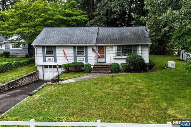 423 W Oakland Avenue, Oakland, NJ 07436