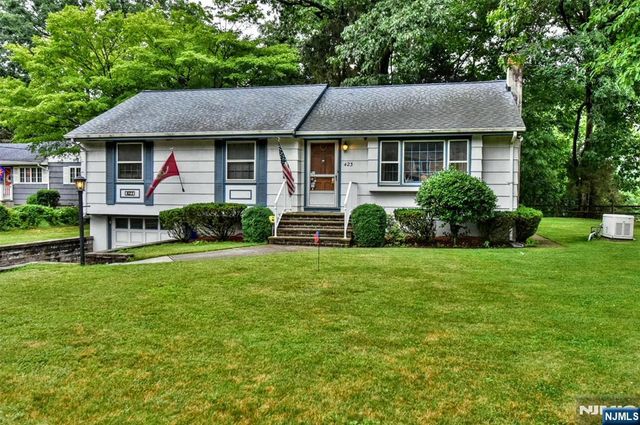 423 W Oakland Avenue, Oakland, NJ 07436