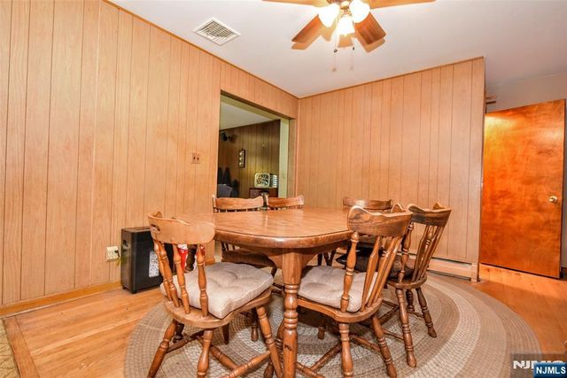 423 W Oakland Avenue, Oakland, NJ 07436