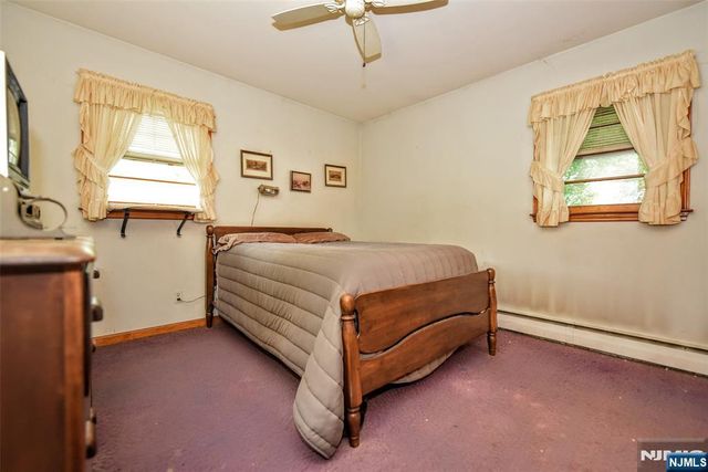 423 W Oakland Avenue, Oakland, NJ 07436
