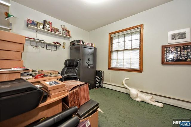 423 W Oakland Avenue, Oakland, NJ 07436