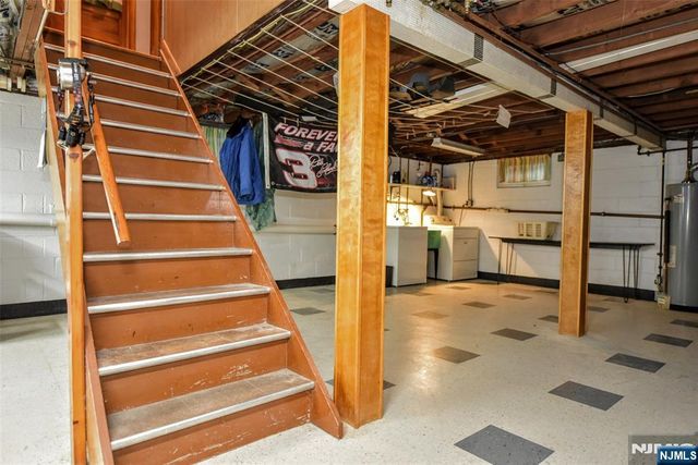 423 W Oakland Avenue, Oakland, NJ 07436