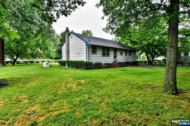 423 W Oakland Avenue, Oakland, NJ 07436