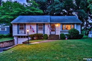 423 W Oakland Avenue, Oakland, NJ 07436