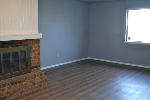 619 Peppertree Lane, Midwest City, OK 73110