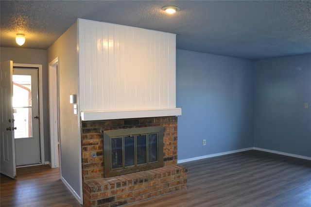 619 Peppertree Lane, Midwest City, OK 73110