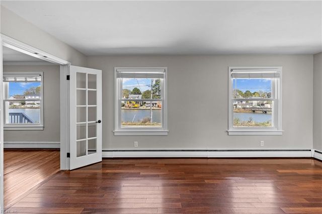 1331 Surrey CRST, Norfolk, VA 23508